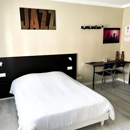 Les Jardins Dunkerque Centre 2*